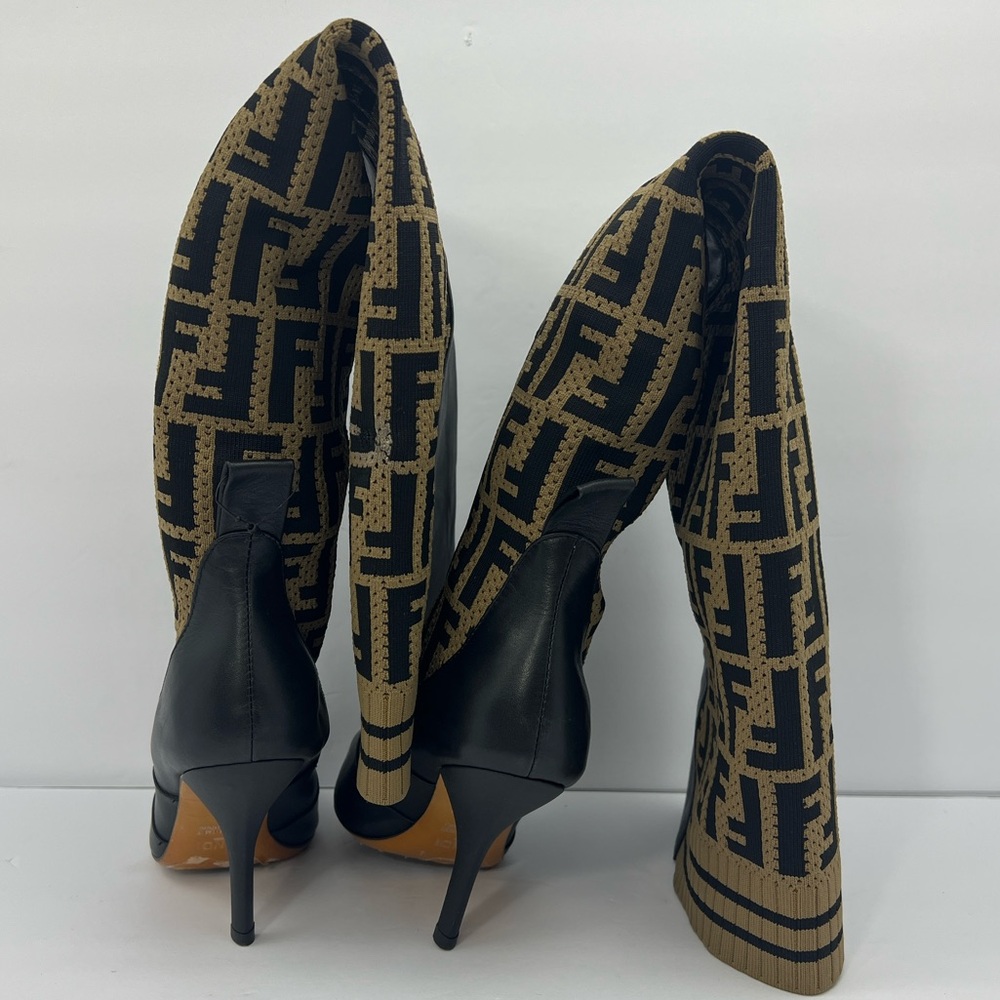 FENDI THIGH HIGH BOOTS, FENDI LOGO “FF”, ROCKOKO HEELS, COLIBRI LEATHER, SIZE 39 - Picture 4 of 17